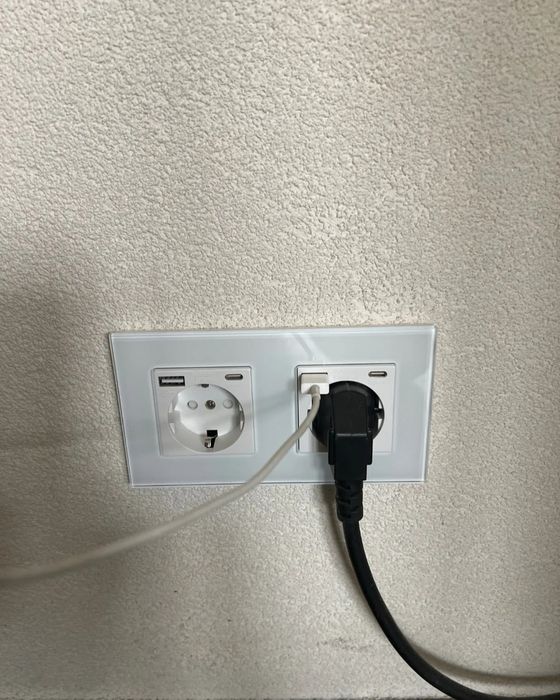 Tomada interior com USB / Type c429593041547438083