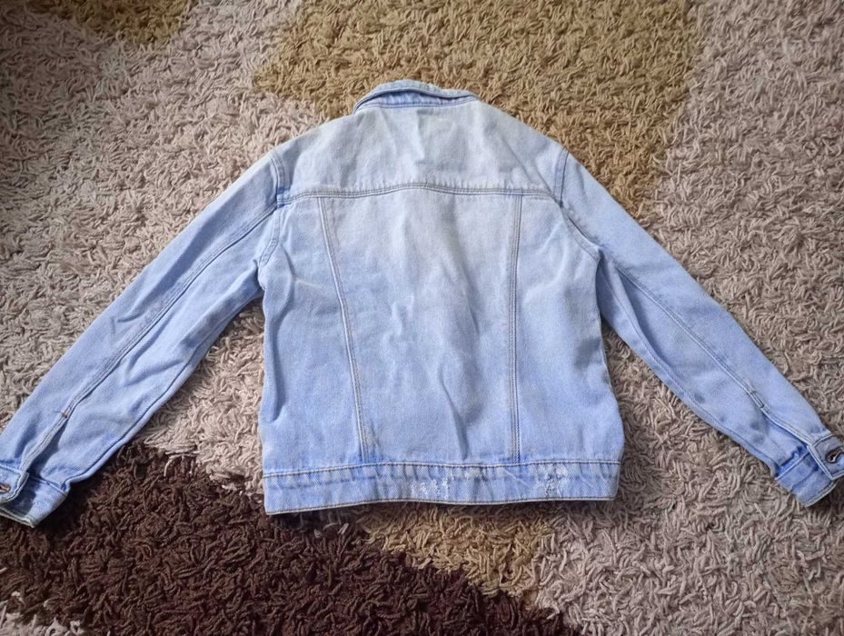 Bluza katana kurtka jeansowa jasna przecierana z dziurami rozm. 140