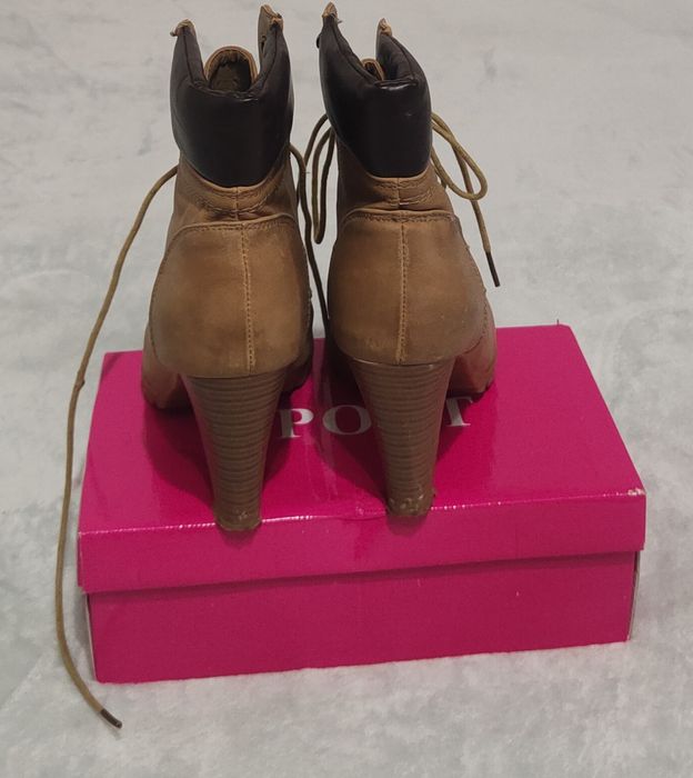 Buty na obcasie Gisicode 39