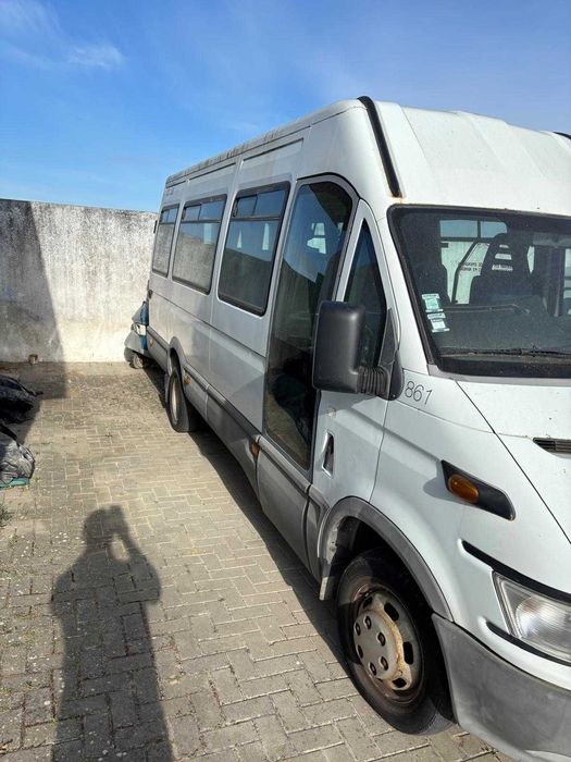 Minibus Iveco 19 lugares + 1