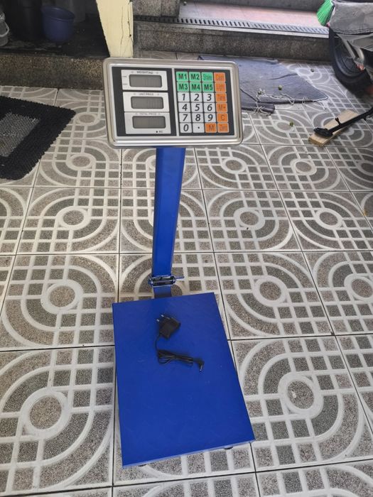 Balança pesa até 150 kg