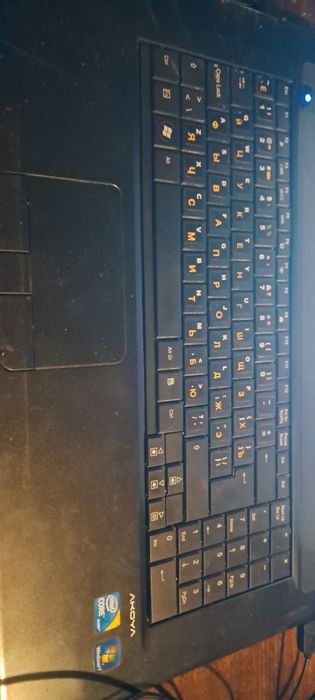 Продам ноутбук medion akoya e7215