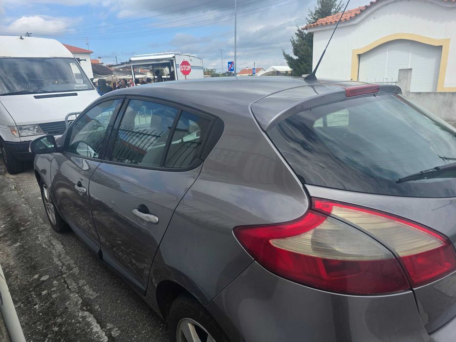 Renault megane 1500 dci 967 712 576