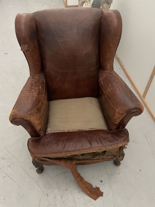 Poltrona de “orelhas” para restauro