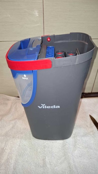 Zestaw mop Vileda z wiadrem i wyciskaczem (system płaski)