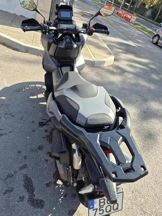 Scooter Honda Adv350