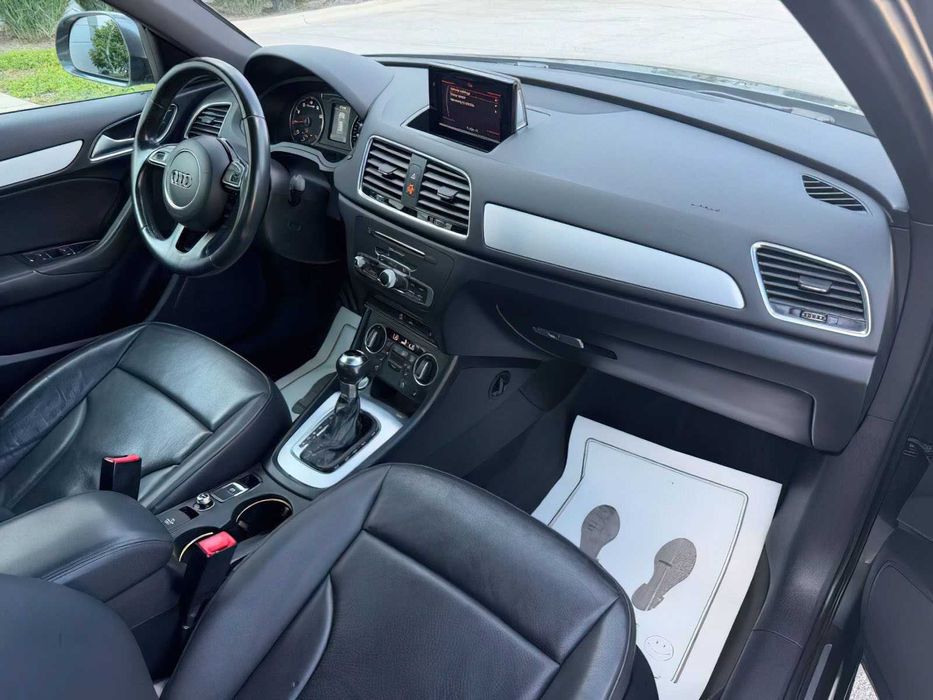 Audi Q3      2018
