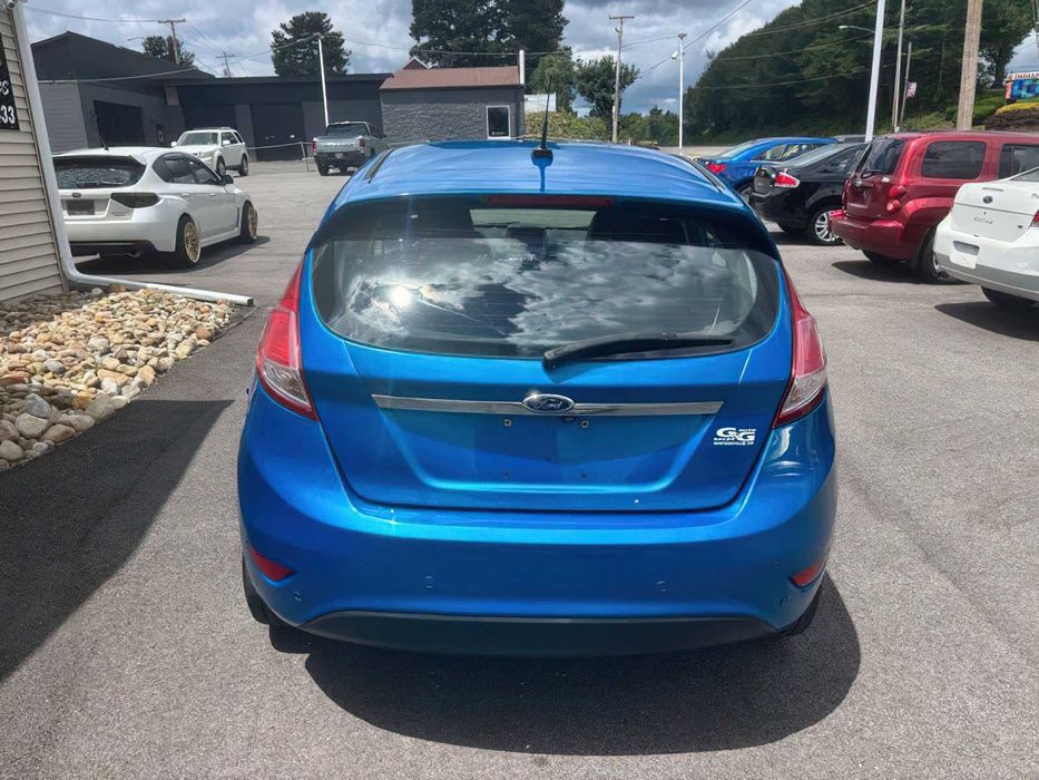 Ford Fiesta Titanium      2015