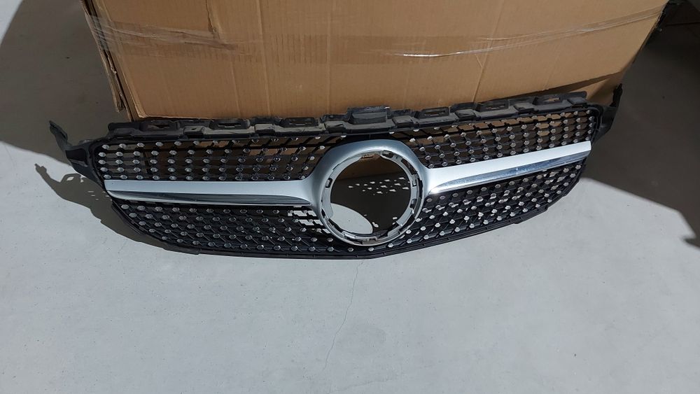 Grelha diamante mercedes  C W205