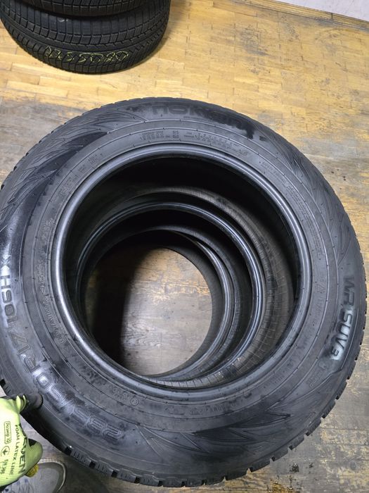 235/60R17 Nokian WR SUV3