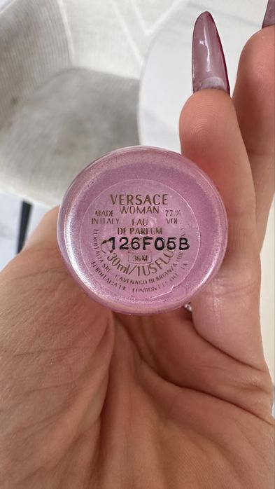 парфумована  вода Versace Woman від італійського модного дому Versace.