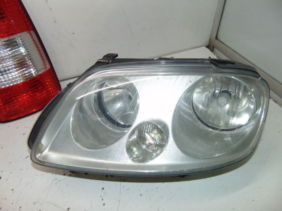 VW caddy 2005 farolins e faróis