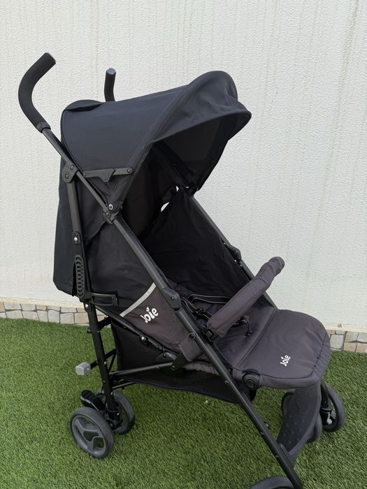 Carrinho de passeio Joie em óptimo estado