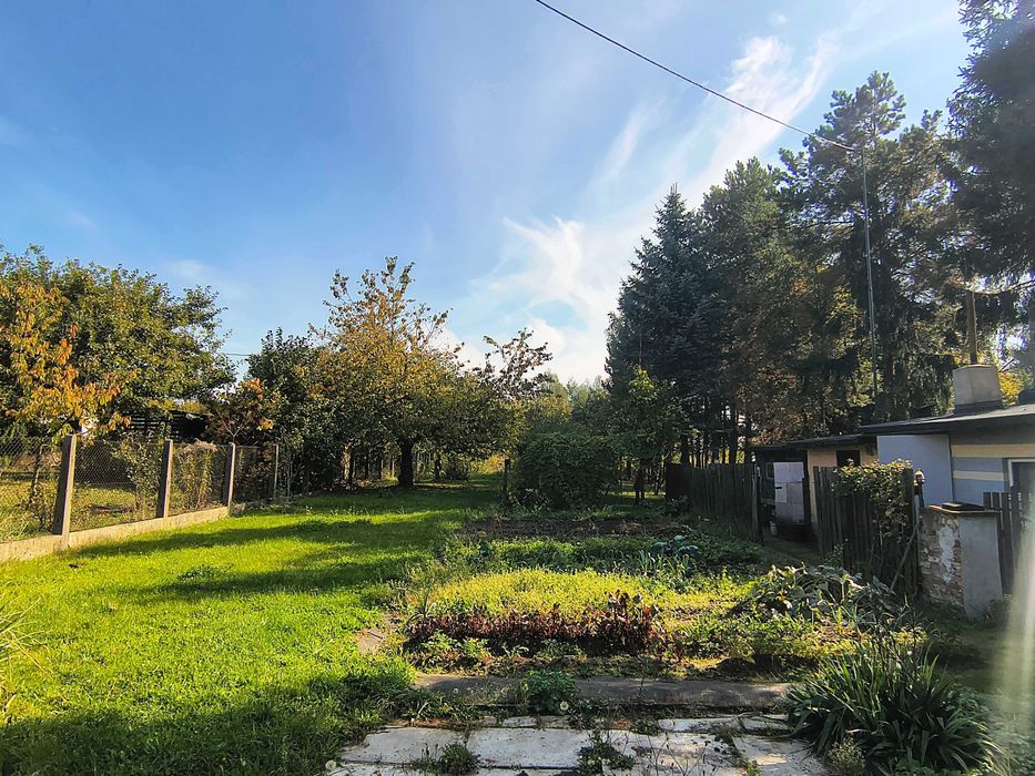 Działka budowlana uzbrojona ( prąd,woda ) - Więcej