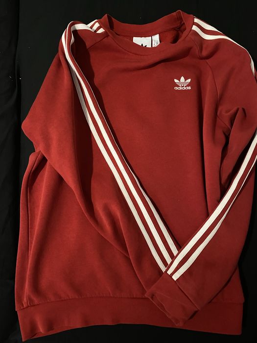 Кофта adidas.