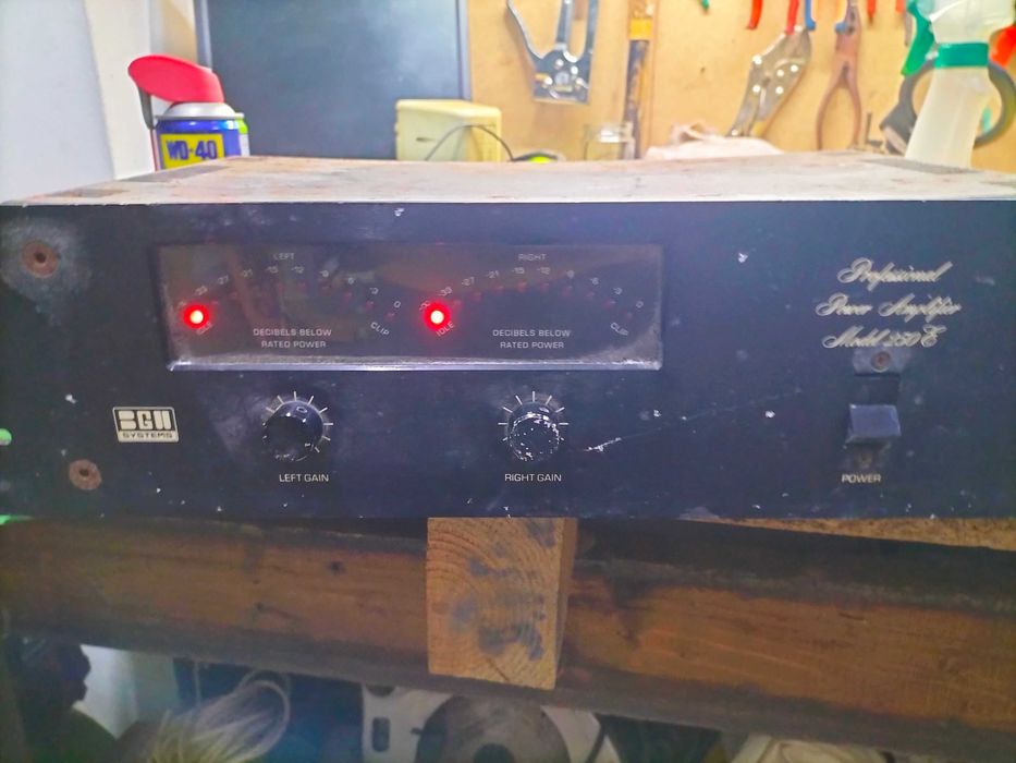 Amplificador 2 saidas