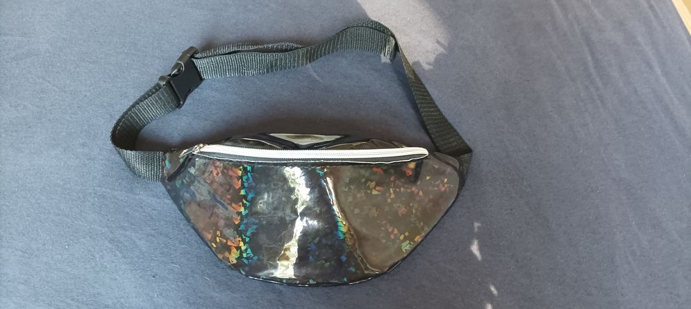 Holo holograficzna nerka saszetka torebka mała czarna