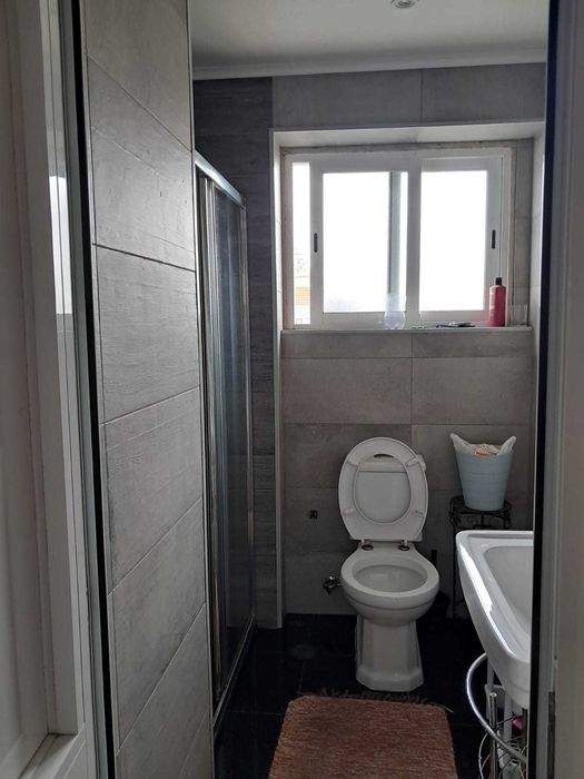 Quarto  partilhado/Damaia