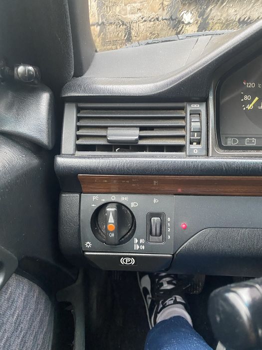 Mercedes 250d w124.