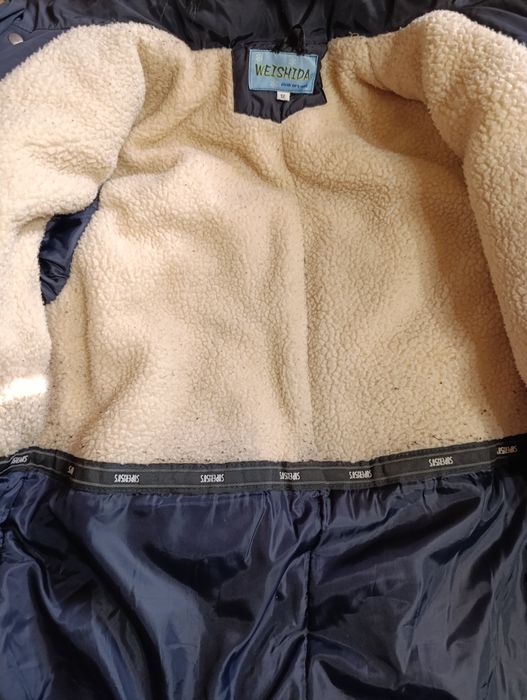 Продам детскую зимнюю куртку