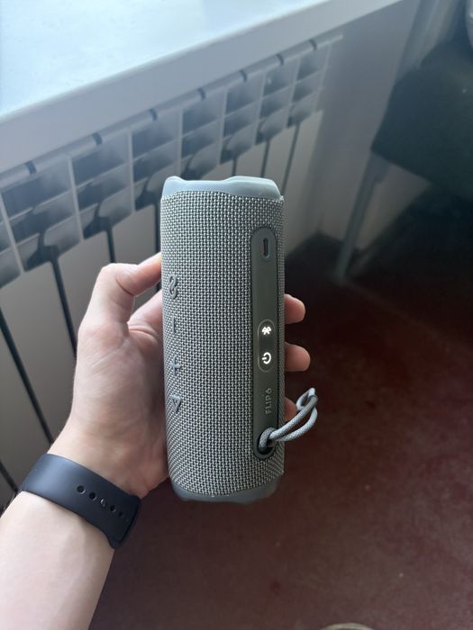 Jbl flip 6 в гарному стані