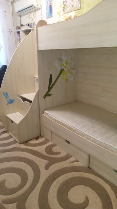 Двоярусне ліжко дитяче