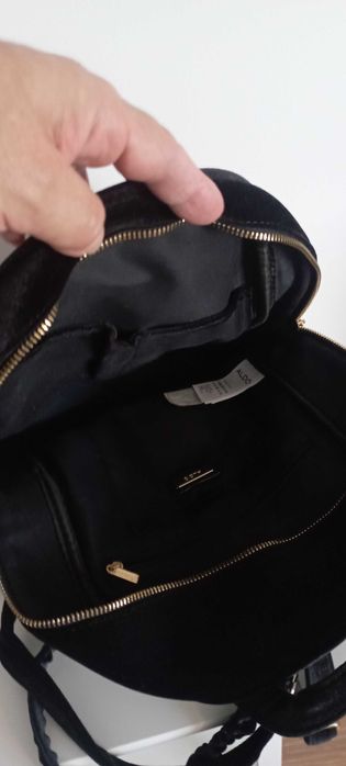 Mochila de senhora em veludo preto