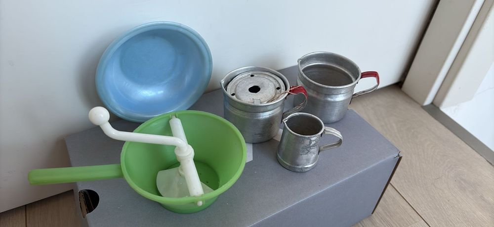 Brinquedos Antigos, em alumínio