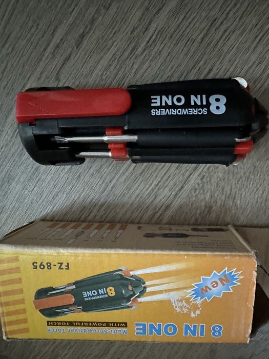 Chave de parafusos multi funcional com 8 possibilidades