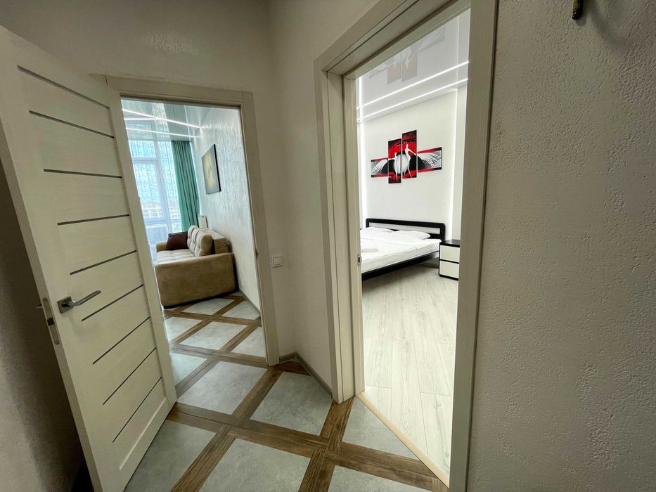 Посуточно квартира в Аркадии, Одесса. King-size кровать. Паркинг