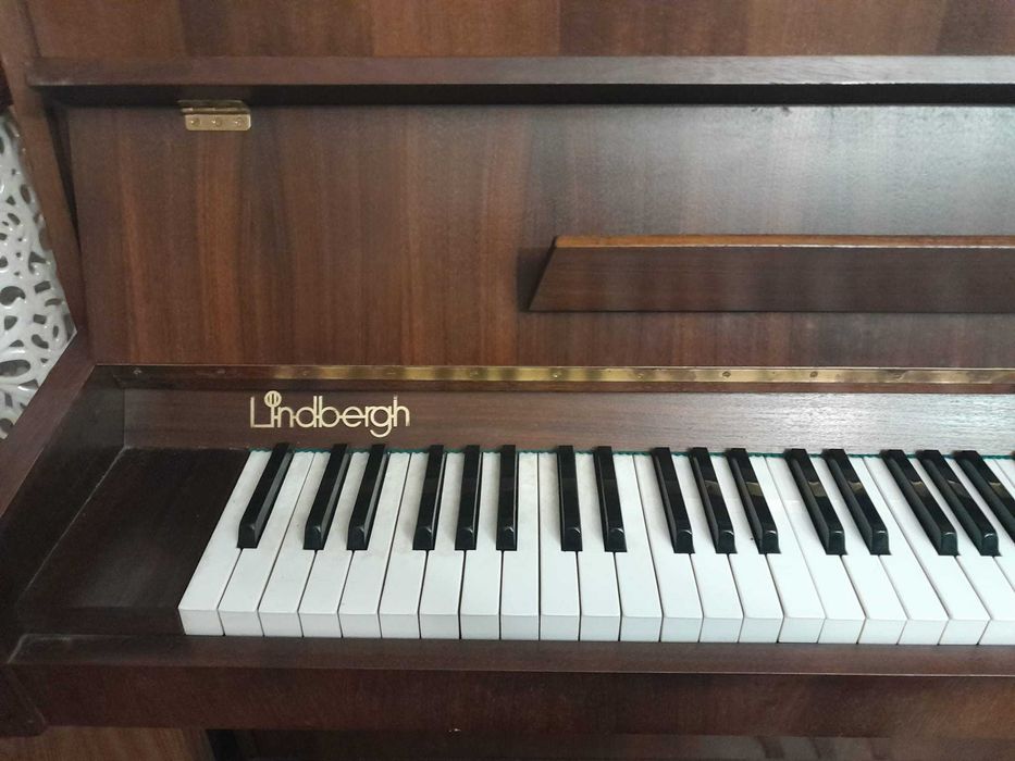Piękne Pianino Lindbergh 1987