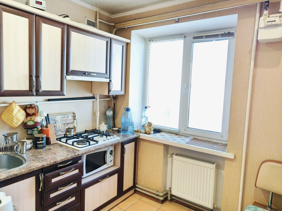 Центр,продаж двокімнатної квартири. Автономне опалення.Леха качинськог