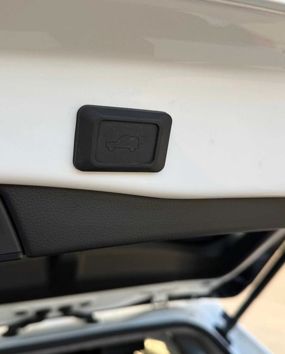 Продам автомобіль Toyota RAV4 2023 року