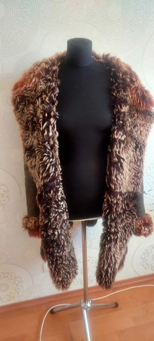 Теплая,натуральная дубленка( коза).