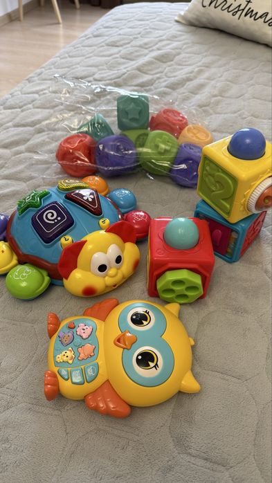 Лот розвиваючих іграшок
