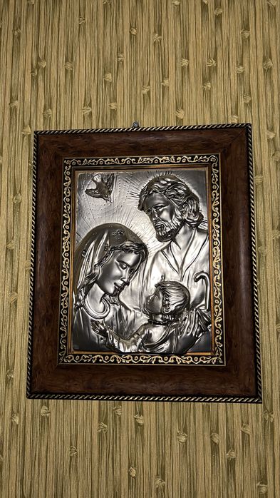 Ікона «Свята Родина» в деревʼяній рамці