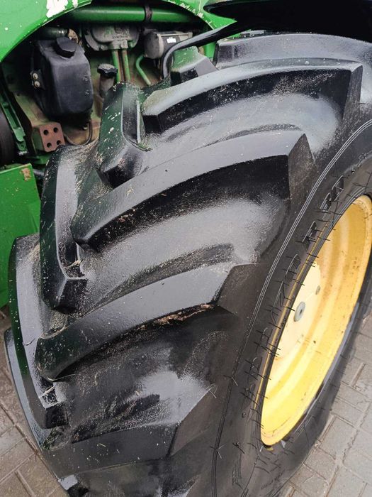 Трактор John Deere 8430