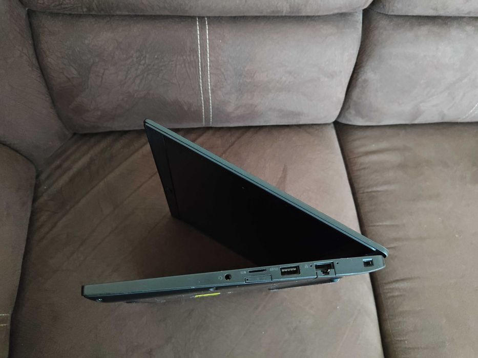 Biznesowy Dell Latitude 7390  4/8 i5 8350u 8GB DDR4. 512GB NVME