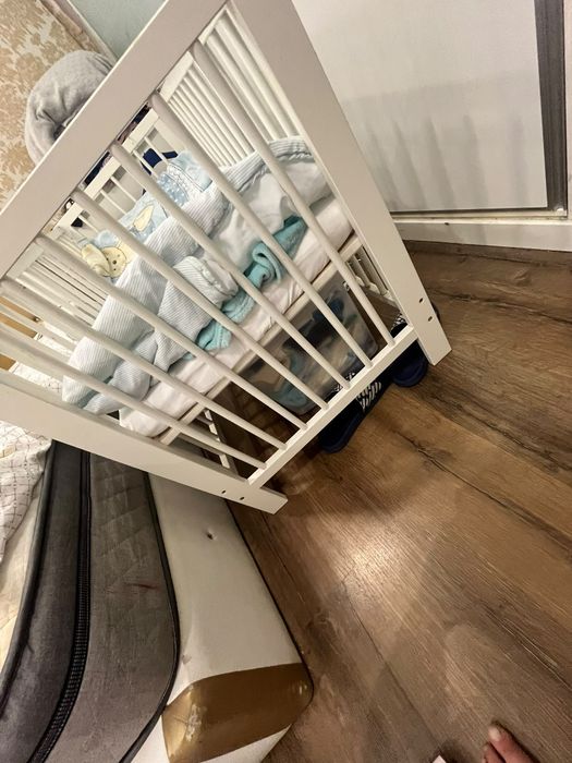 Cama de bebe, junto com calchão
