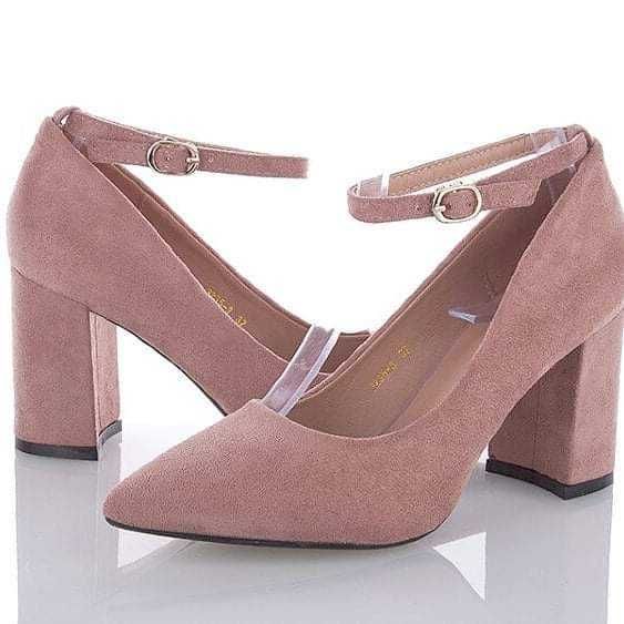 Туфлі лодочки ніжного пудрового кольору