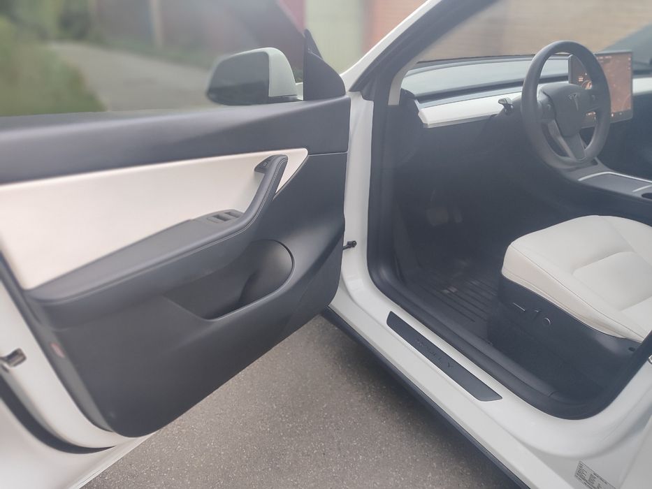 Tesla Model Y 21 р. 82 кВ. Київ