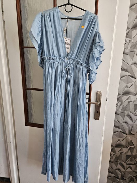 Sukienka błękitna długa