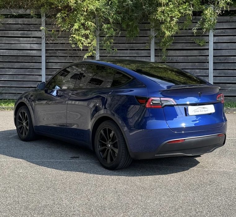 Tesla Model Y RWD