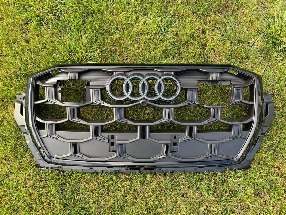 Audi Q7 4M 2025 решітка радіатора S-line рестайлінг LCI Piano black