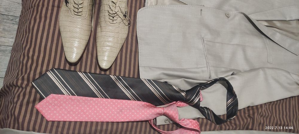 Костюм мужской. Замеры на фото. Туфли в подарок.