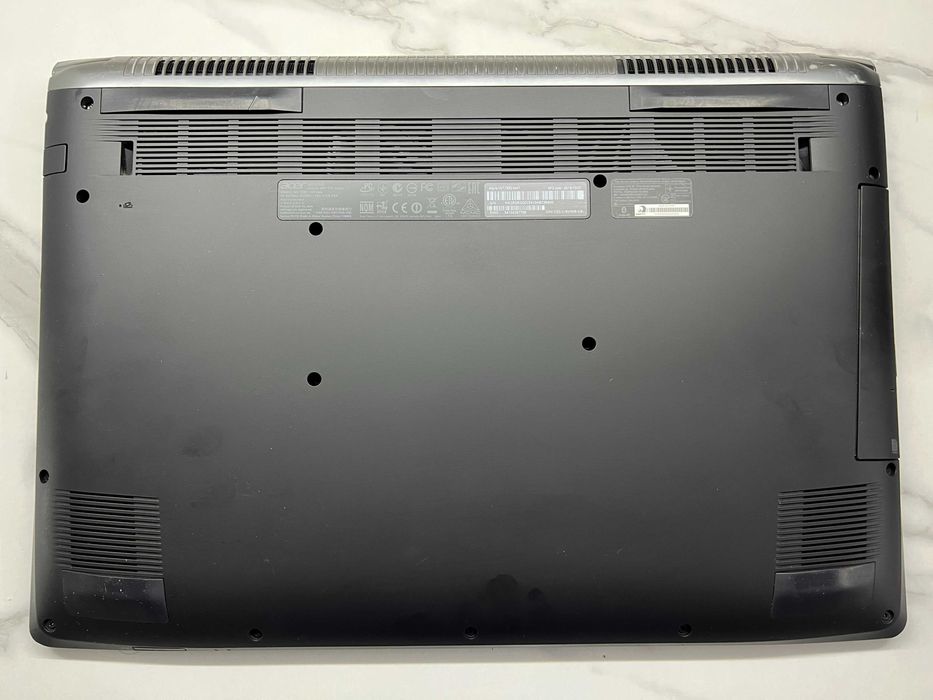 Acer Aspire V17 Nitro 17.3” Full HD /i5-6300HQ/ 8GB/SSD 256GB/GeForce 945M 2Gb