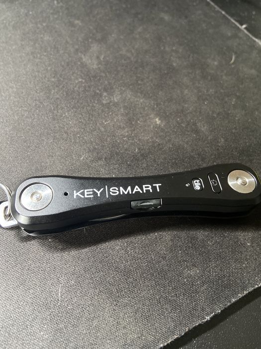 Porta chaves canivete Keysmart Pro NOVO (bateria com defeito)
