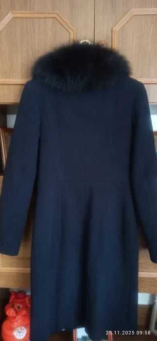 Зимове пальто з хутром песця