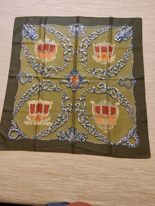 Lenço de seda Hermès Paris