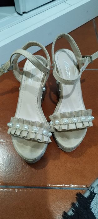 Sapatos praticamente novos tamanho 36